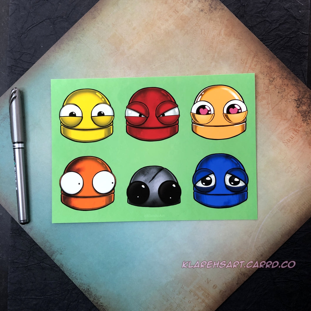 A colorful collage of 6 loot bots. Top left is a yellow robot head, smiling. Top middle is a red robot head, looking mad. Top right is a golden metallic robot head with pink heart eyes. Bottom left is an orange robot head, eyes wide in fright. Bottom middle is a dead robot head, its metal scratched and eyes black with no battery. Bottom right is a blue robot head, looking sad. The print background is green. A pen to the left shows size comparison.